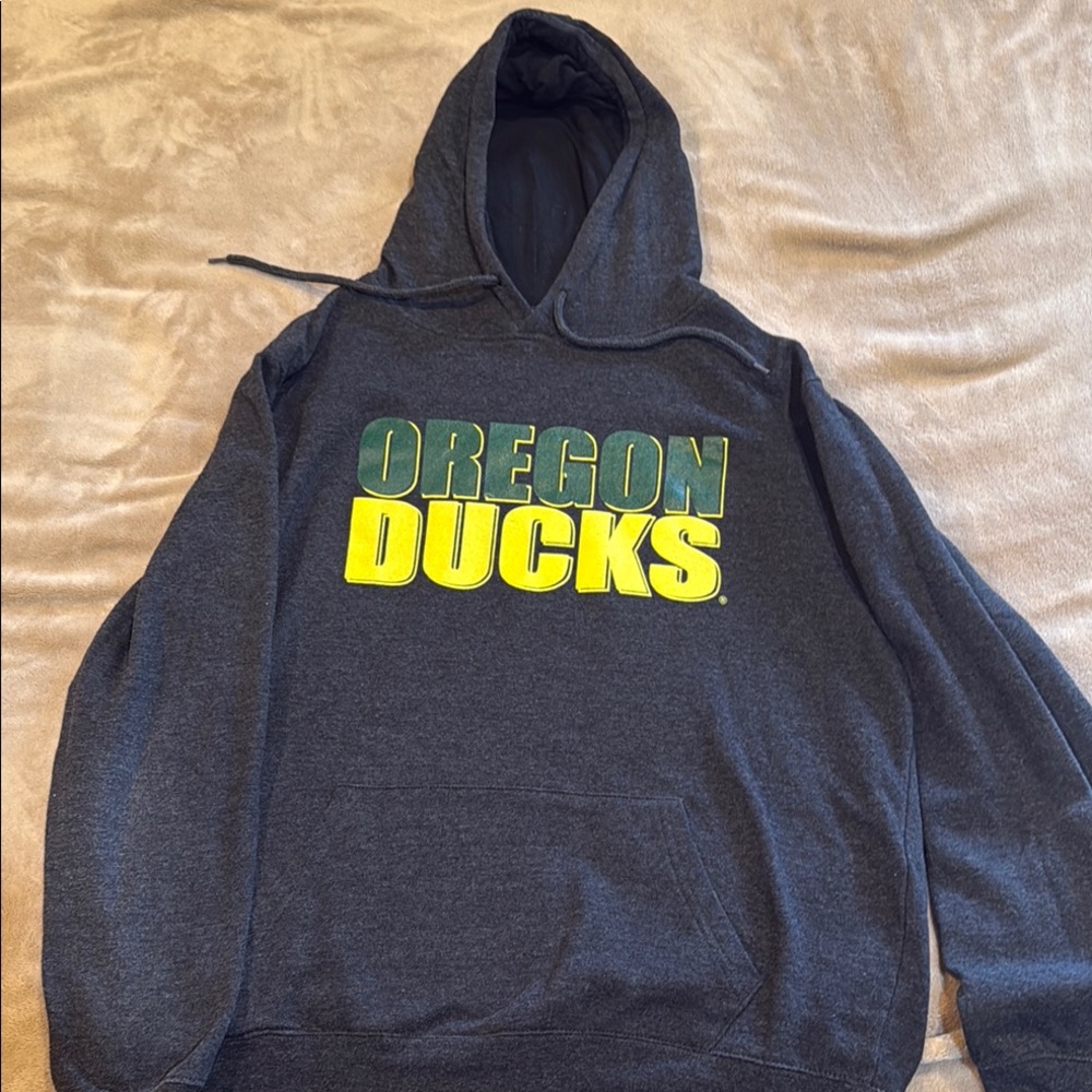 Colosseum Gray Oregon Ducks Hoodie